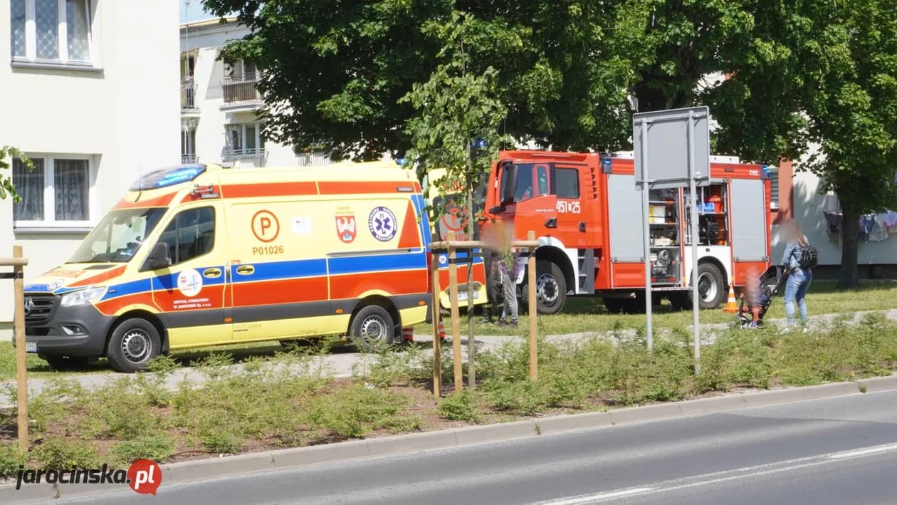 Akcja służb ratunkowych na osiedlu 1000-lecia w Jarocine