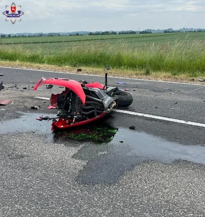 Z obu motocykli prawie nic nie zostało.