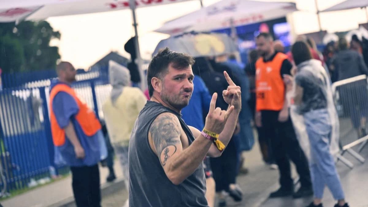 Tak bawiliście w błocie i deszczu podczas pierwszego dnia Jarocin Festiwal 2026
