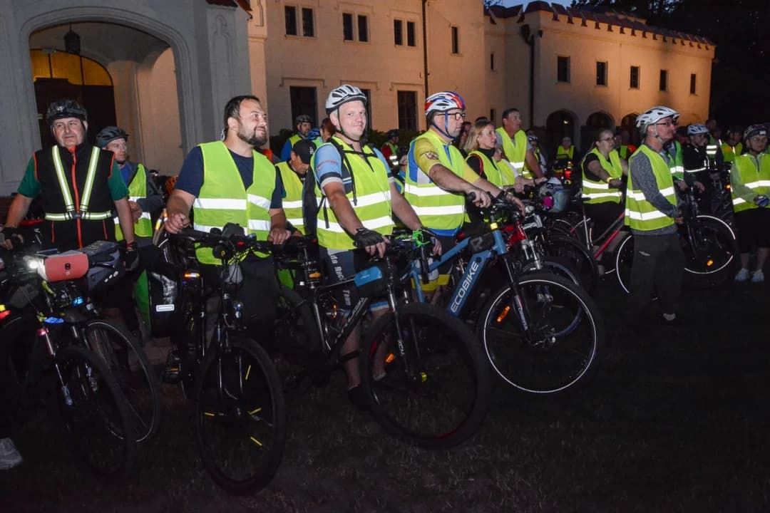 Nocny Rajd z RoweLOVE Jarocin. Tym razem 69 śmiałków wybrało się na ognisko do gminy Jaraczewo [ZDJĘCIA] — zdjęcie 2 z 29