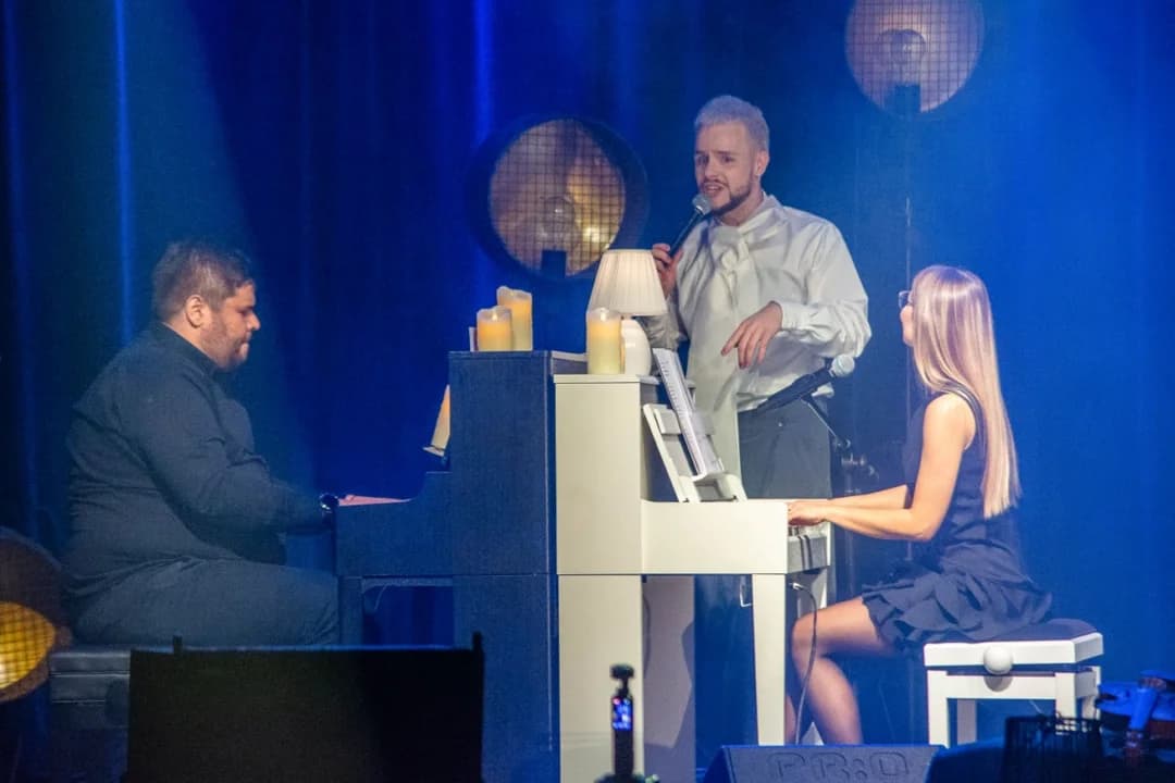 Koncert Filipa Mettlera w JOK Jarocin — zdjęcie 6 z 39