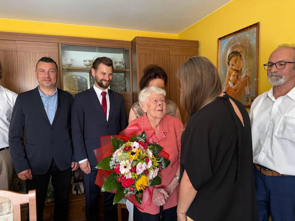 Wyjątkowy jubileusz w gminie Kotlin. Pani Julianna skończyła 100 lat [ZDJĘCIA] — zdjęcie 5 z 10