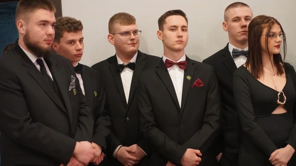 Uczniowie piątych klas Zespołu Szkół Centrum Kształcenia Rolniczego w Marszewie rozpoczęli odliczanie do matury