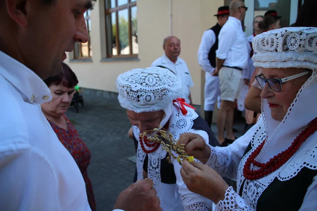 „Dziękujemy za chleb i codzienny trud” - uroczyste święto plonów w Potarzycy [ZDJĘCIA] — zdjęcie 3 z 142