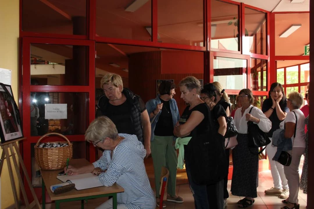 W Żerkowie wspominali księdza Roberta Olejnika. Wzruszający wieczór w szkolnej auli