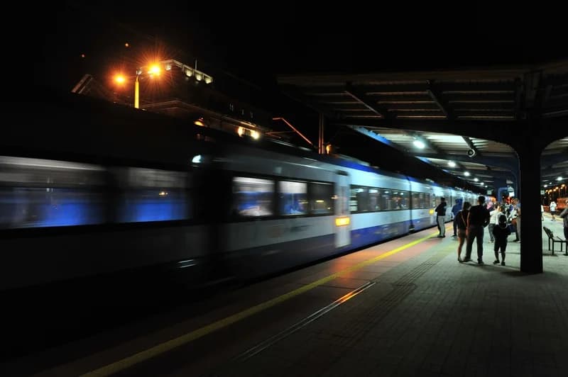 Dworzec PKP w Jarocinie — zdjęcie 1 z 51
