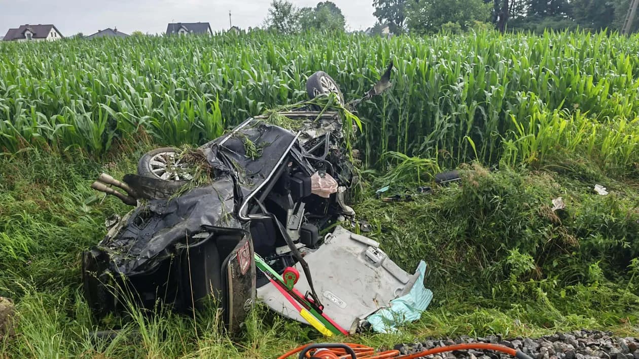 Kierowca samochodu został przetransportowany do szpitalnego oddziału ratunkowego