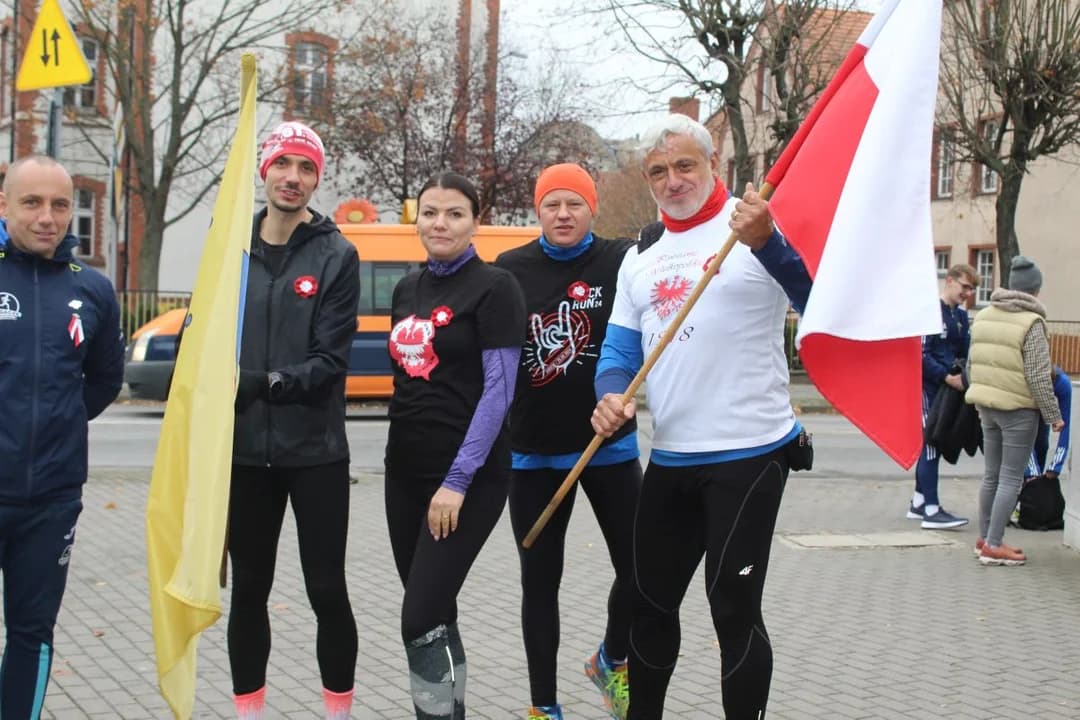 Pobiegli z Jarocina do Mieszkowa 14. raz, aby uczcić pamięć naszych lokalnych bohaterów [ZDJĘCIA] — zdjęcie 5 z 122
