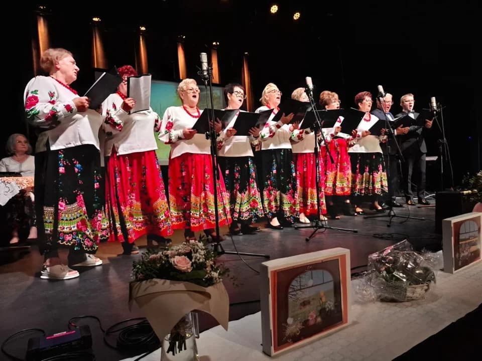 Wydarzenie zorganizowali Stowarzyszenie "Zawsze Młodzi" oraz Zespół Śpiewaczy pod dyrekcja Zbigniewa Obary.