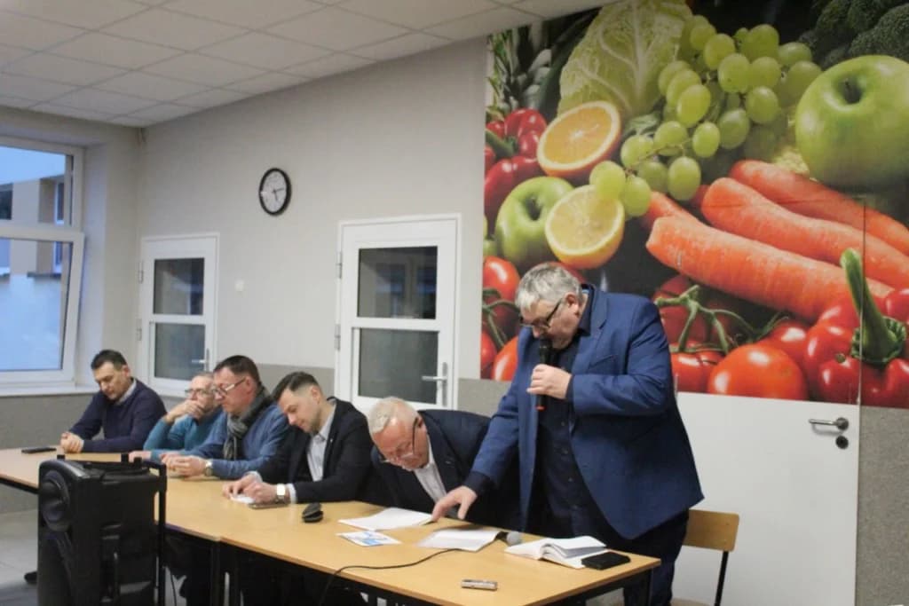 Zebranie w sprawie domniemanej inwestycji pod Witaszycami. Będzie chlewnia na Podlesiu? — zdjęcie 4 z 46