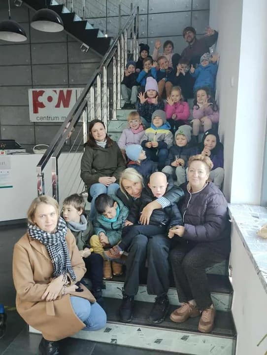 Przedszkolaki z jarocińskiego Marcinka z rogalami w redakcji Gazety Jarocińskiej — zdjęcie 2 z 10