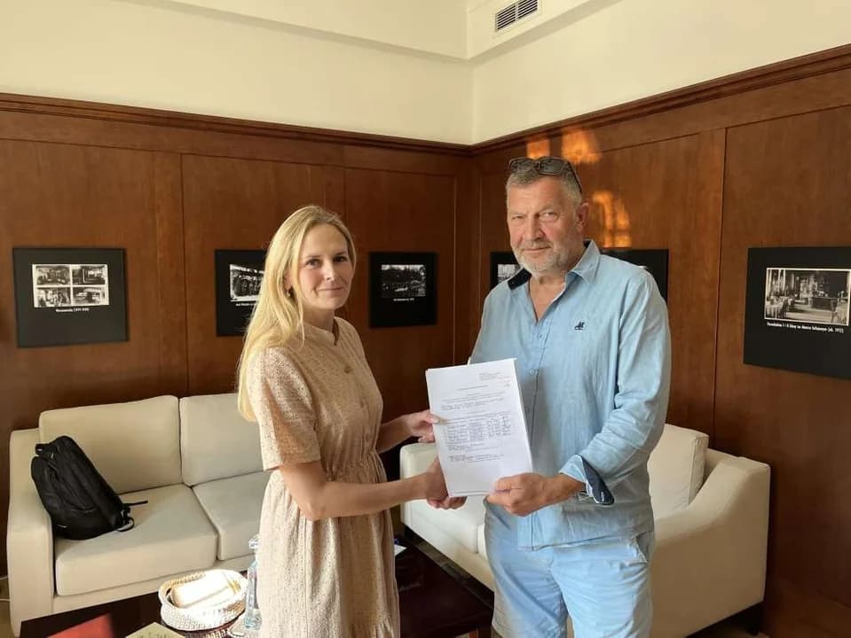 Powstał komitet obywatelski, który chce usunięcia pomnika prof. Jana Szyszko z Jarocina [ZDJĘCIA, SONDA]