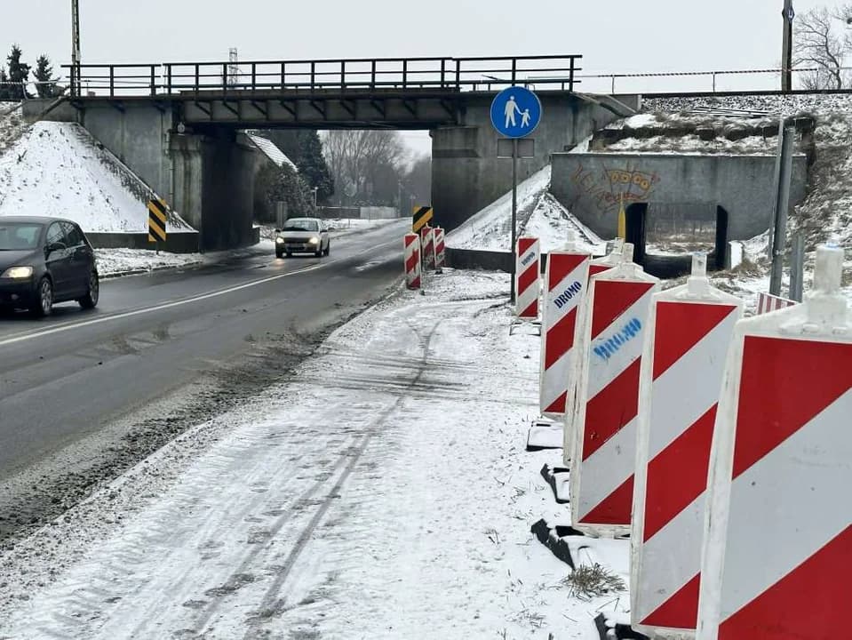 W związku z remontem wiaduktu kolejowego w Jarocinie zostanie wprowadzona zmiana organizacji ruchu. Będziemy jeździć wahadłowo. Gdzie i do kiedy?