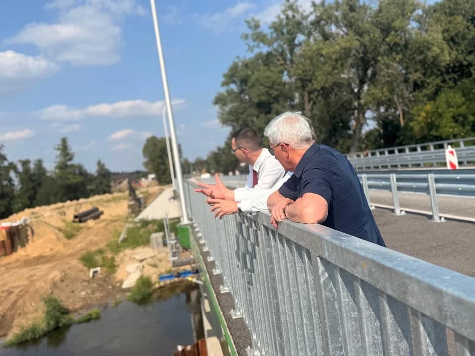 Obecnie ruch na moście odbywa się wahadłowo