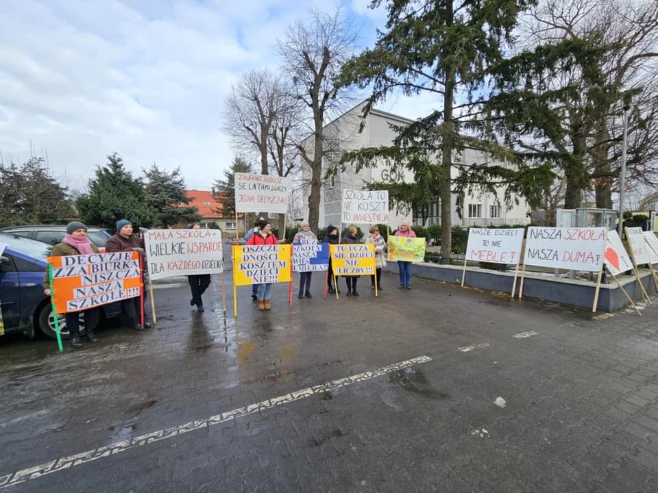 W rozmowie z portalem jarocińska.pl, która odbyła się 5 lutego, wójt gminy Nowe Miasto nad Wartą, Wiesław Schreiber, podkreślił, że wraz z radnymi chce przedyskutować analizę dotyczącą sytuacji w oświacie, która została przygotowana dla samorządu i m.in. stanowi uzasadnienie uchwały dotyczącej zamiaru likwidacji placówki.