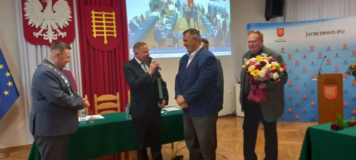 Nowo wybrani radni jaraczewskiej rady spotykają się na pierwszym posiedzeniu w rozpoczynającej się kadencji — zdjęcie 4 z 13
