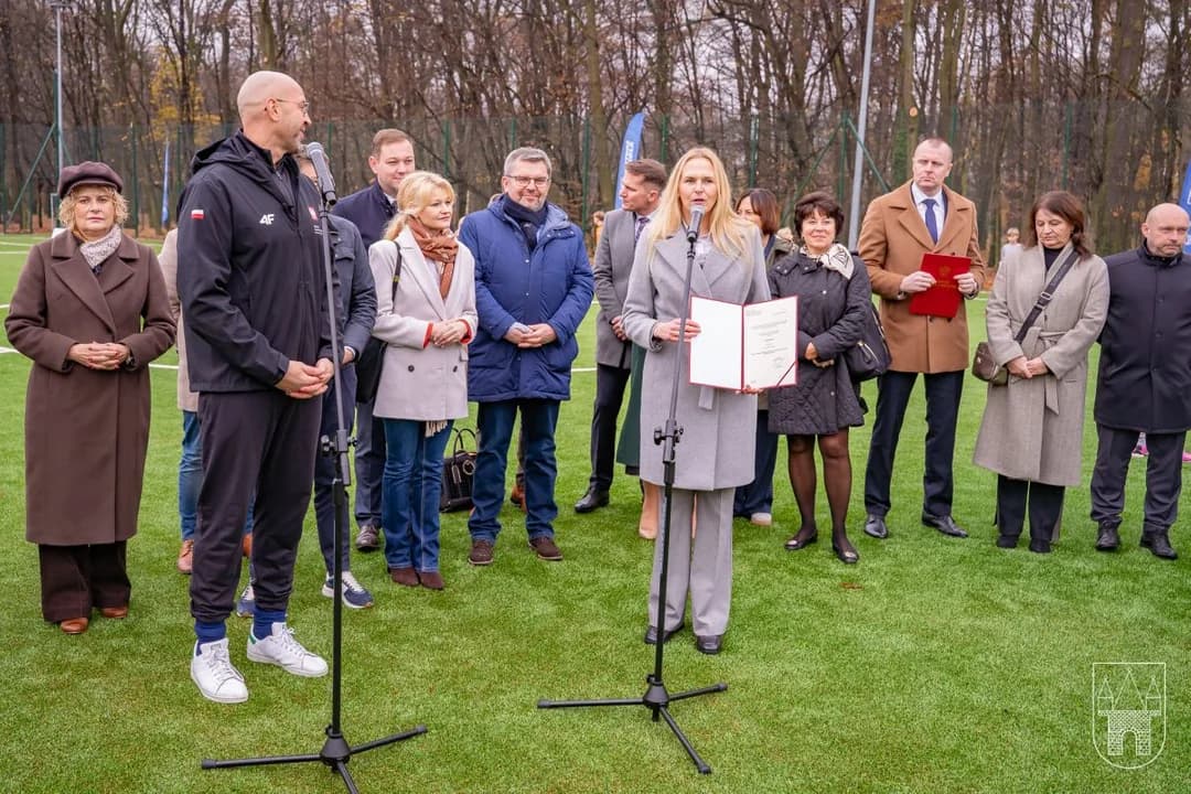 Dwa lata rządów - jaką ocenę dają burmistrzowi mieszkańcy, jaką radni? Jest piątka, ale i jedynka...