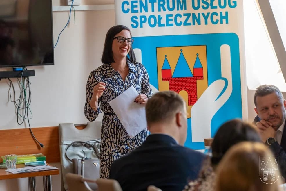 poprawić bezpieczeństwo jarocińskim seniorom - zwłaszcza tym samotnym, rozmawiano w Centrum Usług Społecznych — zdjęcie 3 z 5