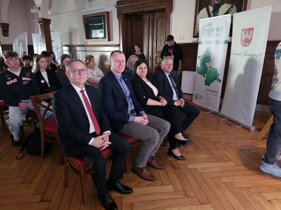 Regionalna Olimpiada Geograficzna w Jarocinie. O zwycięstwo rywalizuje 30 uczniów — zdjęcie 2 z 51