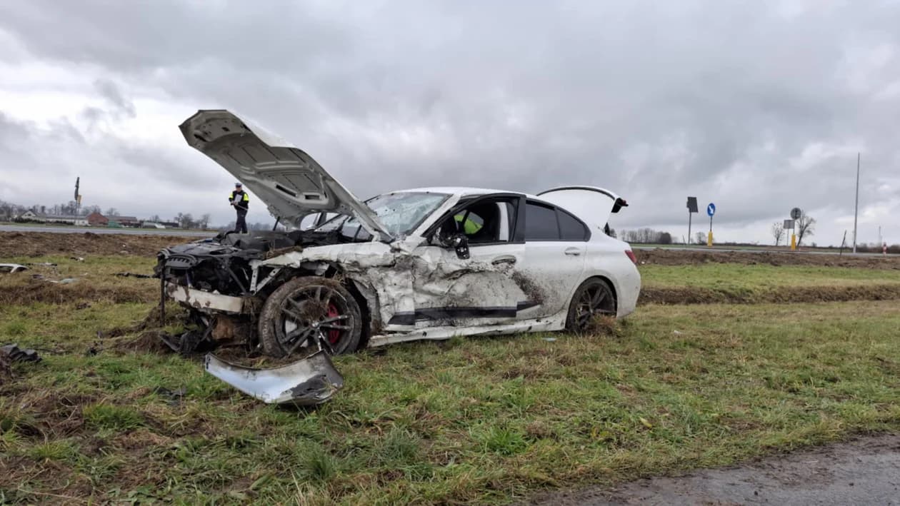 Zderzenie na DK 12 w Jaraczewie z drogą na Wojciechowo