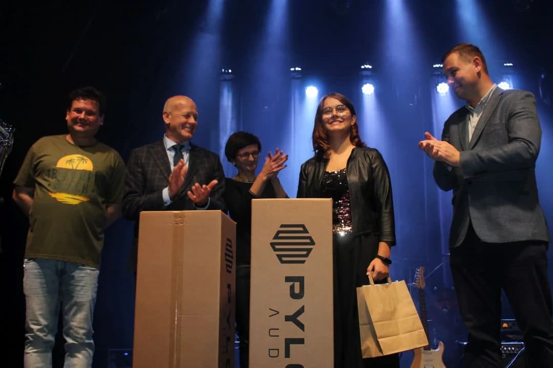 XV Festiwal Piosenki Młodzieżowej „Śpiewaj i walcz” — zdjęcie 1 z 51