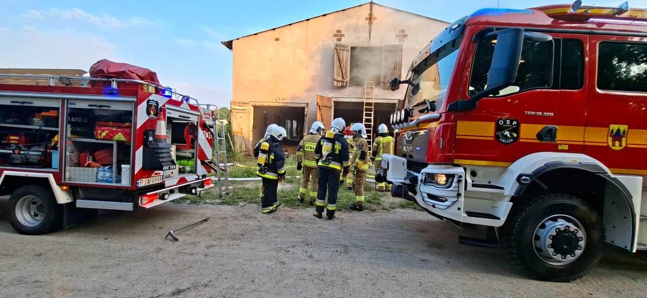 Pożar  obory w Radlinie — zdjęcie 1 z 7