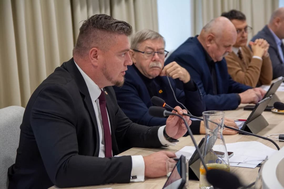 Posiedzenie Rady Miejskiej w Jarocinie (grudzień 2025) — zdjęcie 4 z 24