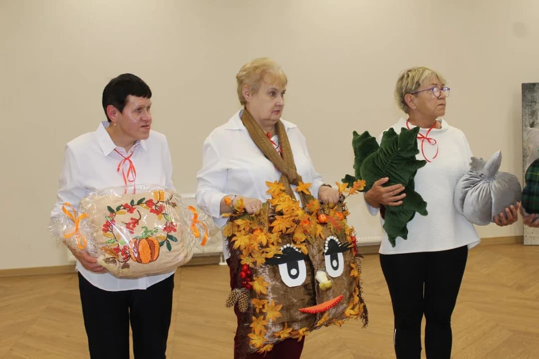 Środowiskowy Dom Samopomocy zaprosił 9 placówek na Jesienną Biesiadę do Jarocina [ZDJĘCIA] — zdjęcie 5 z 157