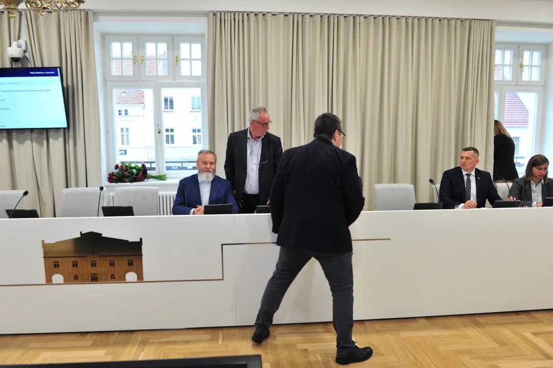 Było dwóch kandydatów na sekretarza gminy Jarocin. Komisja konkursowa postawiła na Roberta Kaźmierczaka