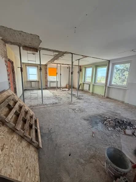 Remont ma na celu eliminację barier architektonicznych. Przewidziano m.in. łącznik pomiędzy budynkami szkoły oraz zamontowanie windy, która zapewni swobodną komunikację osobom o ograniczonej mobilności