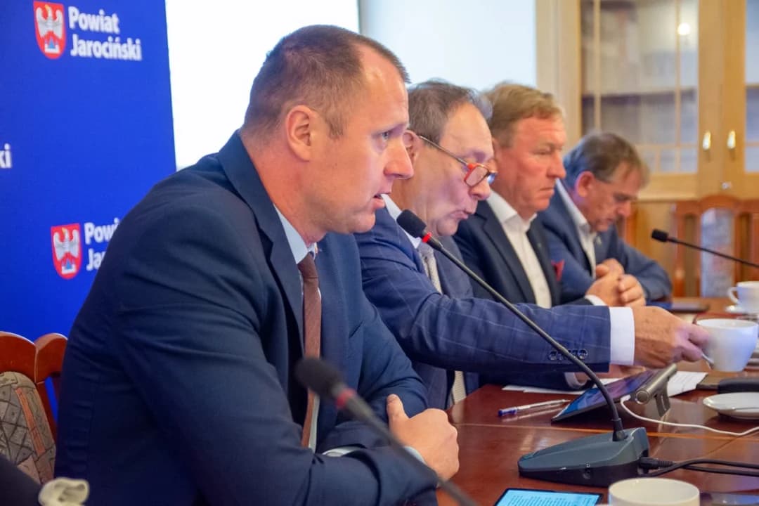 Posiedzenie Rady Powiatu Jarocińskiego (czerwiec 2025) — zdjęcie 2 z 23
