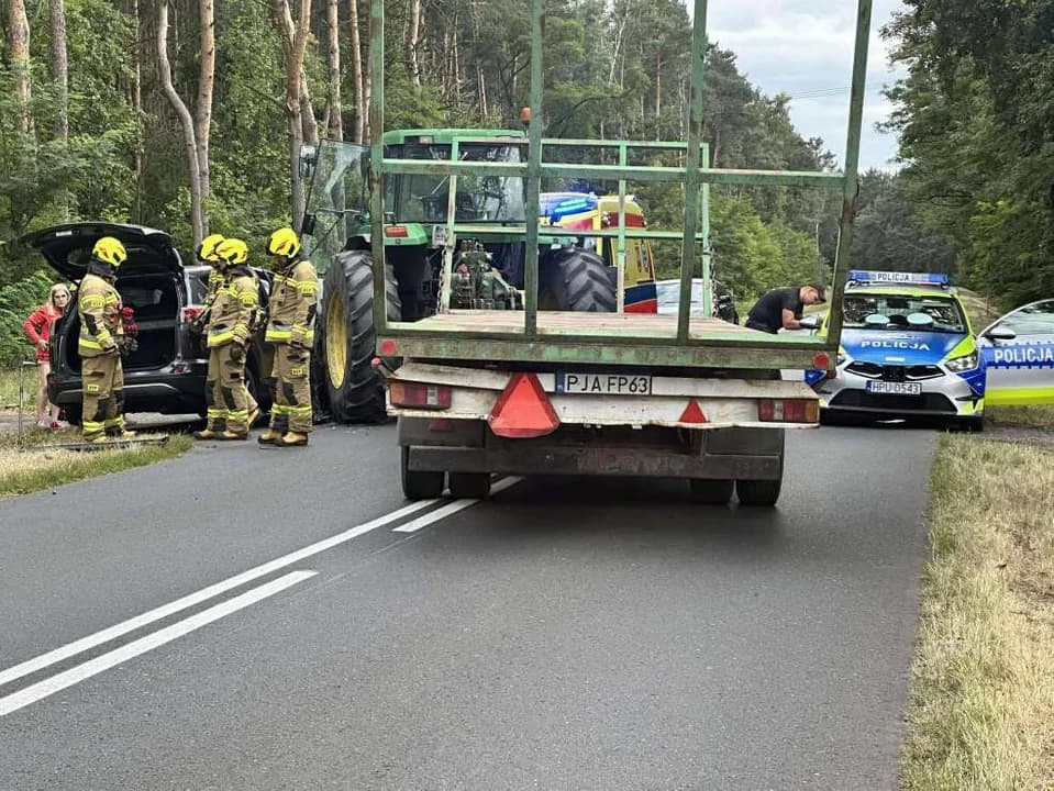 Kolizja na drodze powiatowej Jarocin - Żerków — zdjęcie 5 z 6