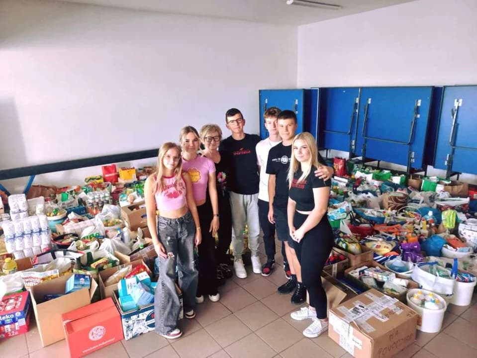Powiat jarociński. Zbiórka darów dla powodzien — zdjęcie 2 z 2