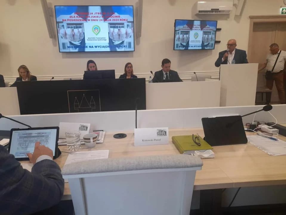 Sesja Rady Miejskiej w Jarocinie (24 maja 2024 r.) — zdjęcie 6 z 87