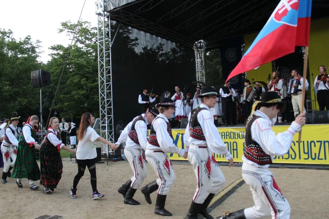 Publiczność XXIV MSF w Jarocinie zachwyciły zespoły z Bośni i Hercegowiny oraz Węgier [ZDJĘCIA]