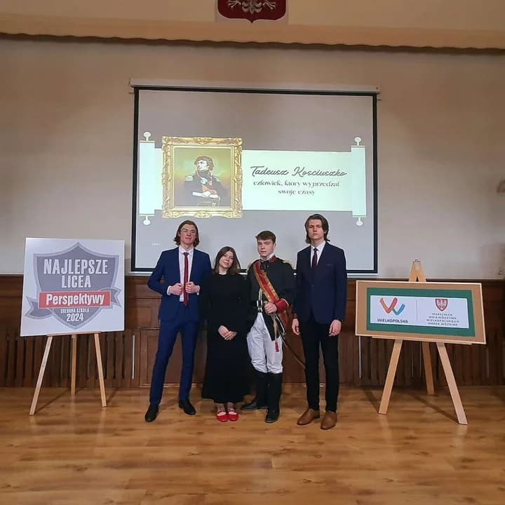W jarocińskim liceum odbyła się sesja popularnonaukowa w 100-lecie nadania szkole imienia [ZDJĘCIA]