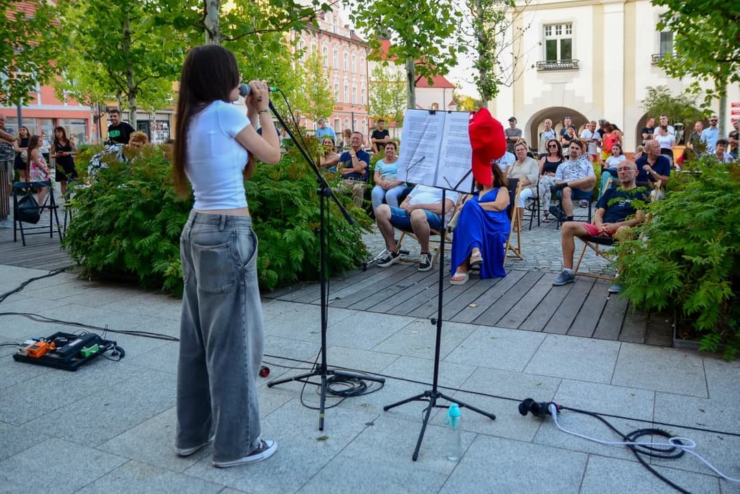 Letnie Brzmienia Jarocina. Marta Mąka i zespół Senders stworzyli wyjątkowe widowisko [ZDJĘCIA]