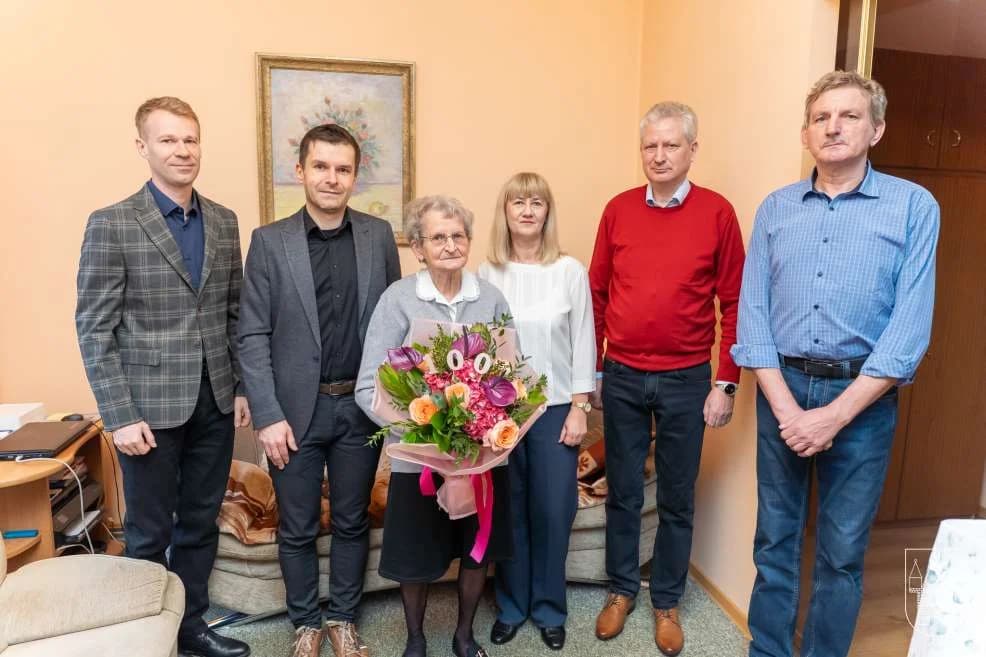 Setne urodziny jarocinianki były okazją do życzeń nie tylko od najbliższych, ale i premiera oraz burmistrza [ZDJĘCIA, SONDA]