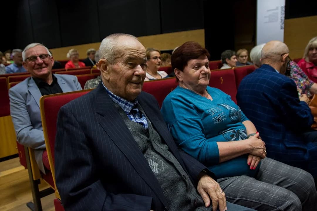 Gala z okazji Światowego Dnia Inwalidy w Jarocinie — zdjęcie 3 z 57