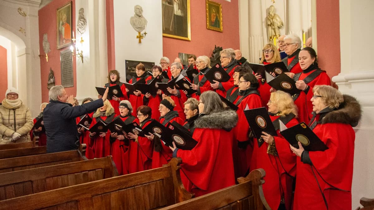 Najpiękniejsze kolędy zabrzmiały w kościele św. Marcina. Koncert chóru im. K.T. Barwickiego [ZDJĘCIA] — zdjęcie 4 z 5