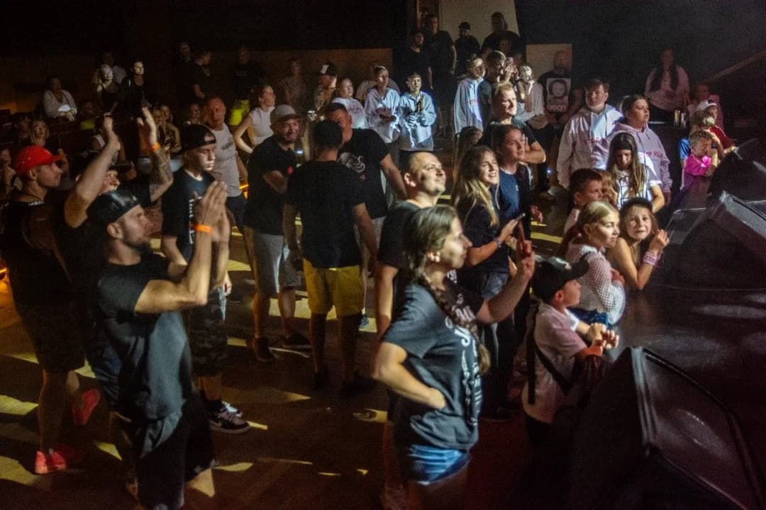 Raperzy, tancerze i ptaki drapieżne w JOK-u. Z pomocą dla Julii Banaszak z Jarocina [ZDJĘCIA]