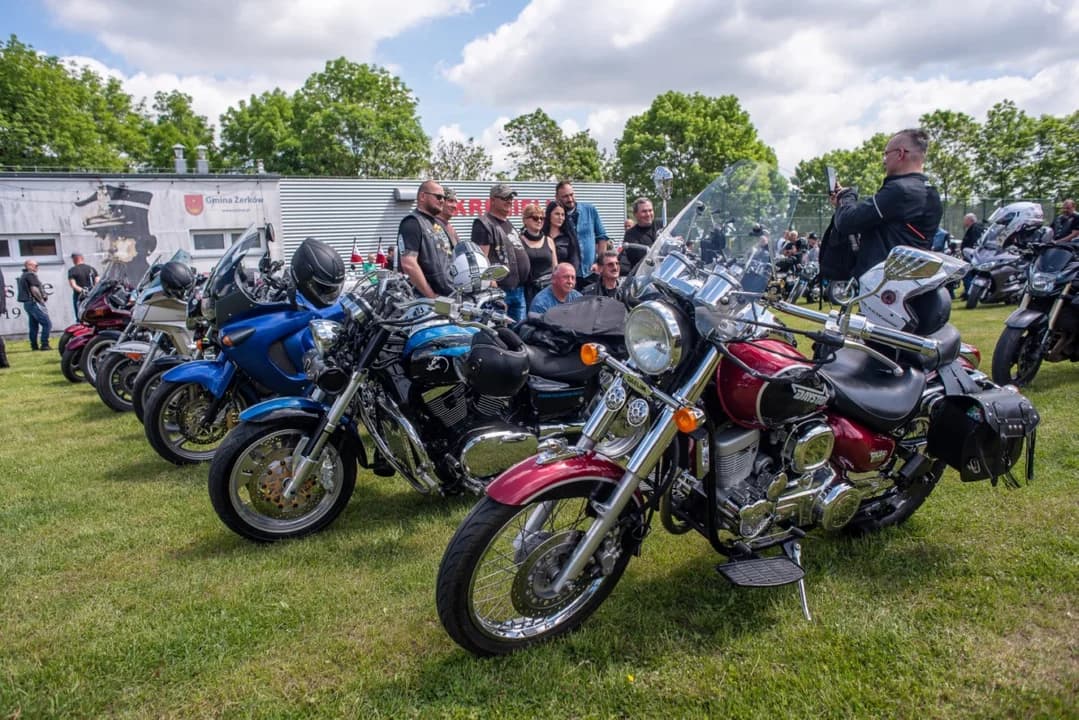 Sezon motocyklowy otwarty. Zlot w Żerkowie zgromadził tłumy [ZDJĘCIA, WIDEO] — zdjęcie 2 z 100