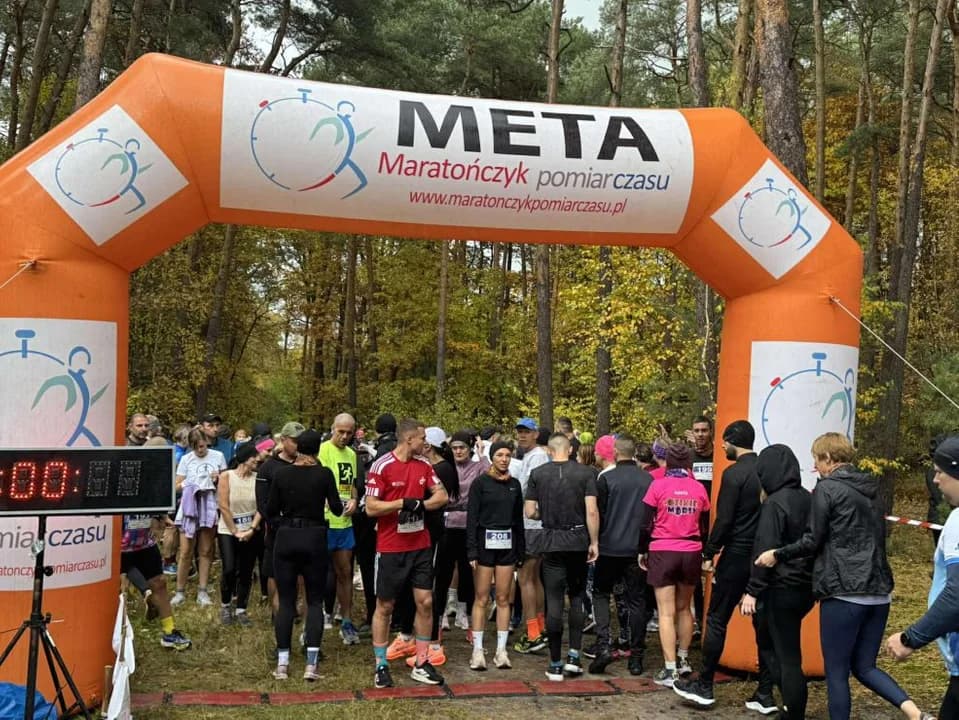 Wystartował Octoberforest Run Jarocin 2025. Biegacze mają do pokonania 10 albo 5 km [ZDJĘCIA]
