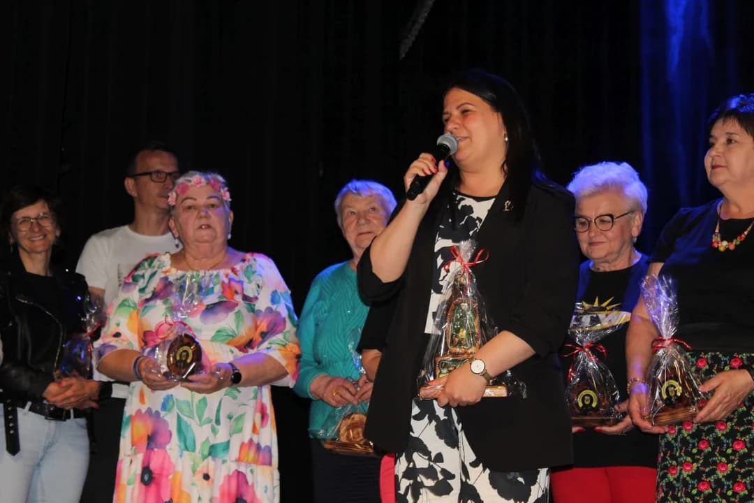 Posłanka zaśpiewała a wicestarosta zatańczyła na II Festiwalu Piosenek o Jarocinie [ZDJĘCIA]