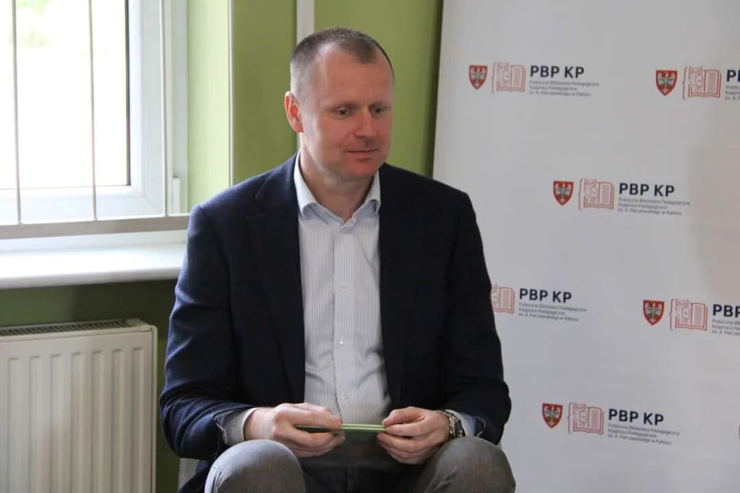 Spotkanie starosty z przedszkolakami odbyło się w PBP Książnicy Pedagogicznej w Jarocinie.