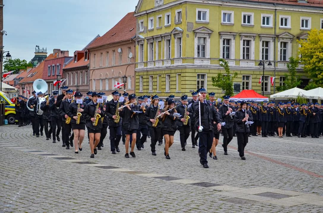 Komendant jarocińskiej straży pożarnej z awansem, druhna z Goliny odznaczona [ZDJĘCIA] — zdjęcie 4 z 75