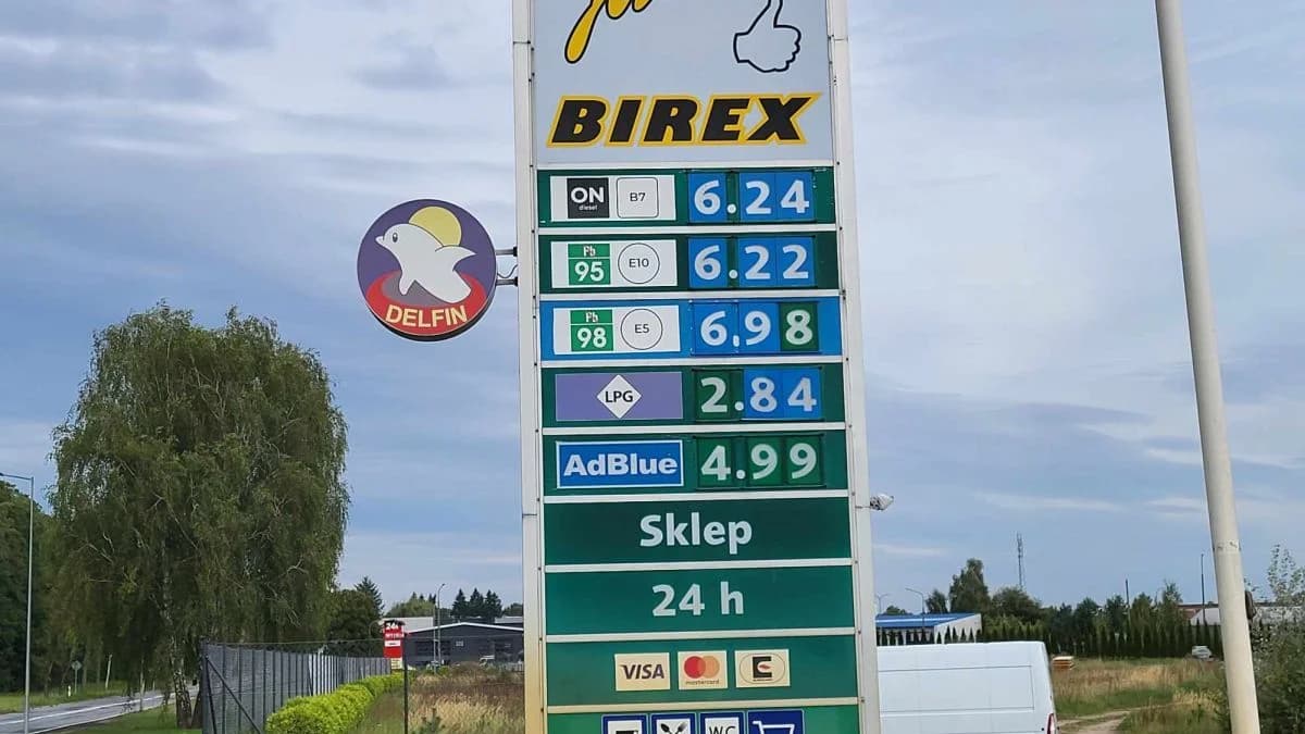 PB 95: 6,22 zł ON: 6,24 zł LPG: 2,84 zł Paliwa specjalne: PB 98: 6,98 zł AdBlue: 4,99 zł