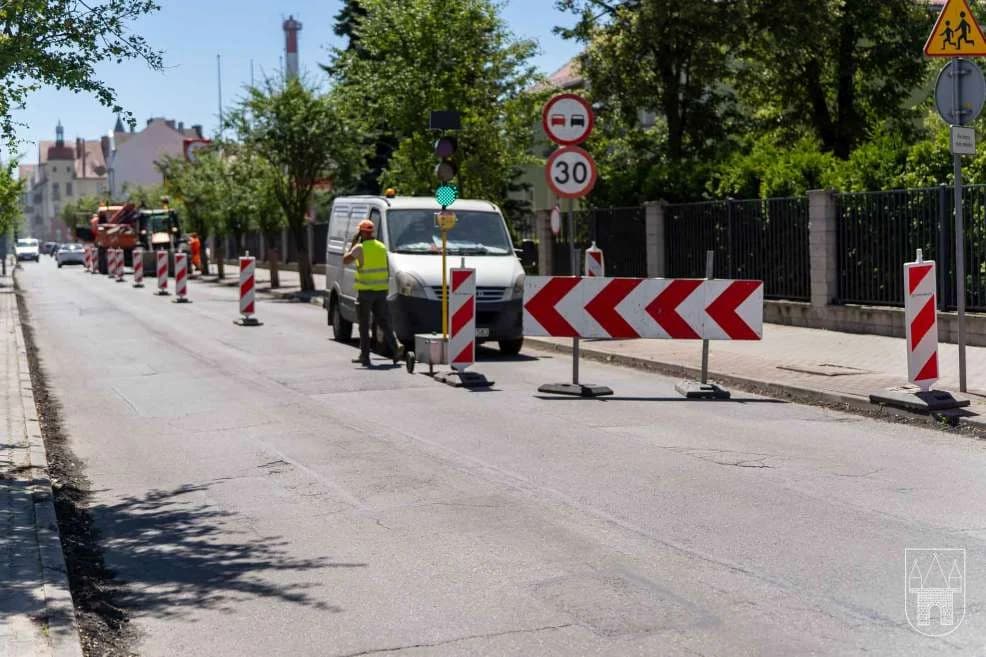 Kolejny etap remontu w centrum Jarocina. Wykonawca wszedł na ulicę Kościuszki. Są utrudnienia [ZDJĘCIA, SONDA] — zdjęcie 6 z 20