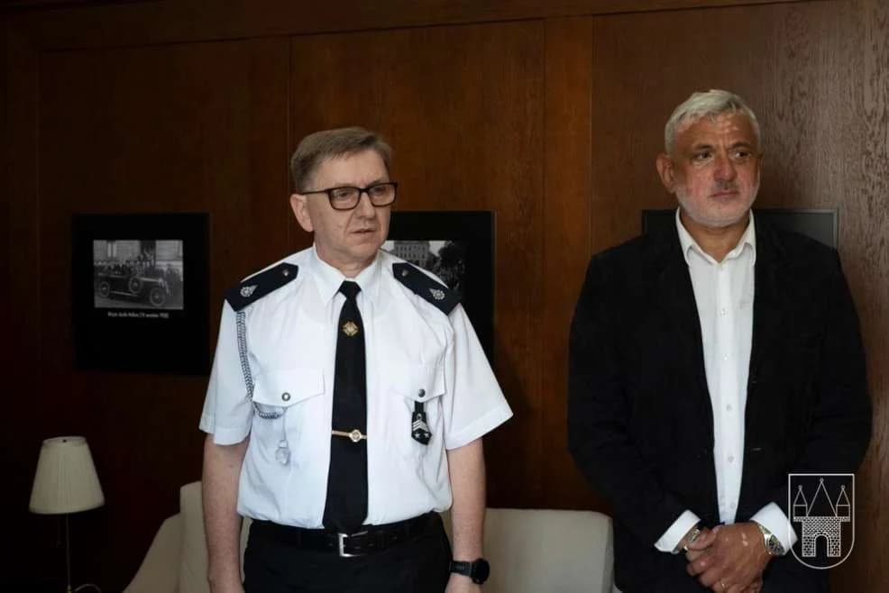 Nowy prezes w straży pożarnej i komendant w ochronie przeciwpożarowej w gminie Jarocin — zdjęcie 2 z 5