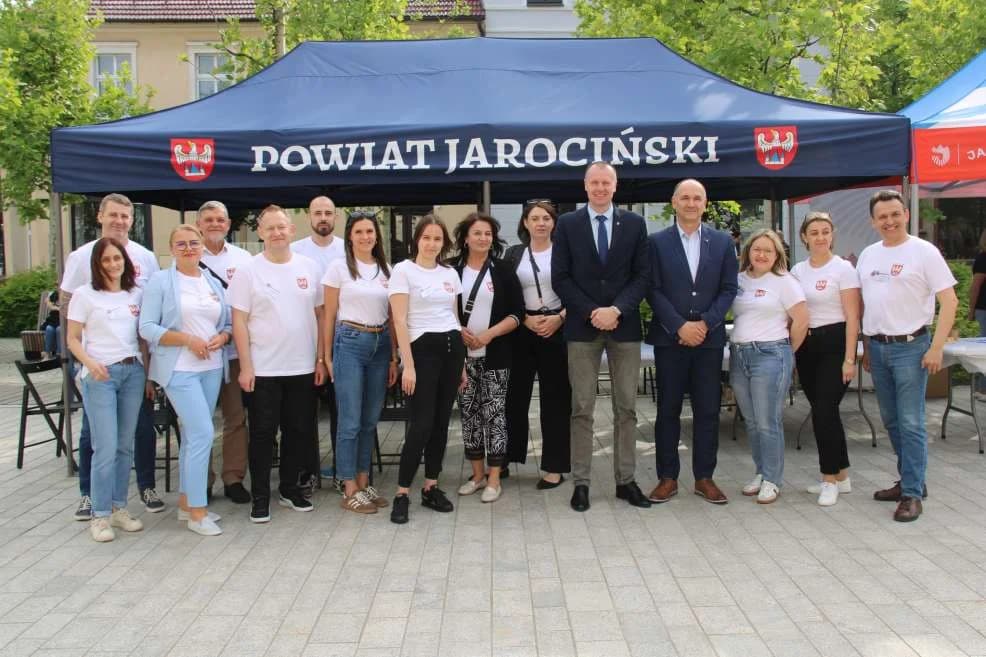 Wielkie święto na rynku - jarociński samorząd obchodzi 35. urodziny. Zobacz, kto był, a kogo zabrakło [ZDJĘCIA]